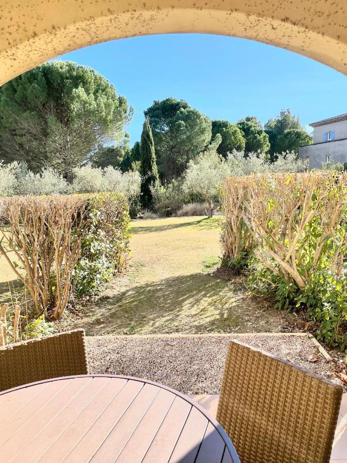 Appartement Golf De Pont Royal Mallemort Exterior foto